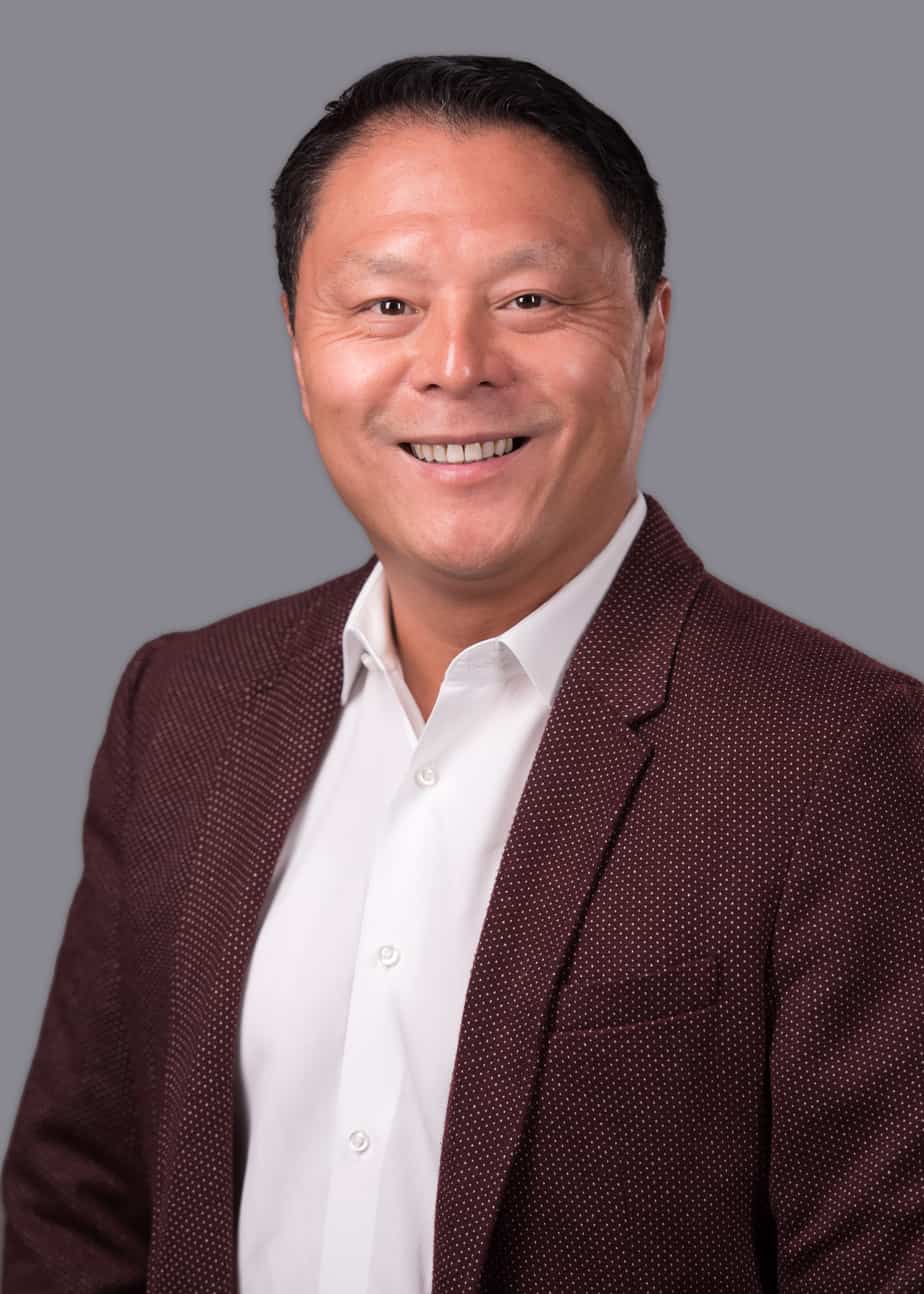 Charles Ho, MD provides cataract surgery services at the Marietta Eye Clinic.